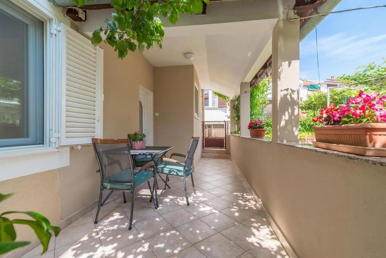 Apartments Tolic Biograd Na Moru 0*,