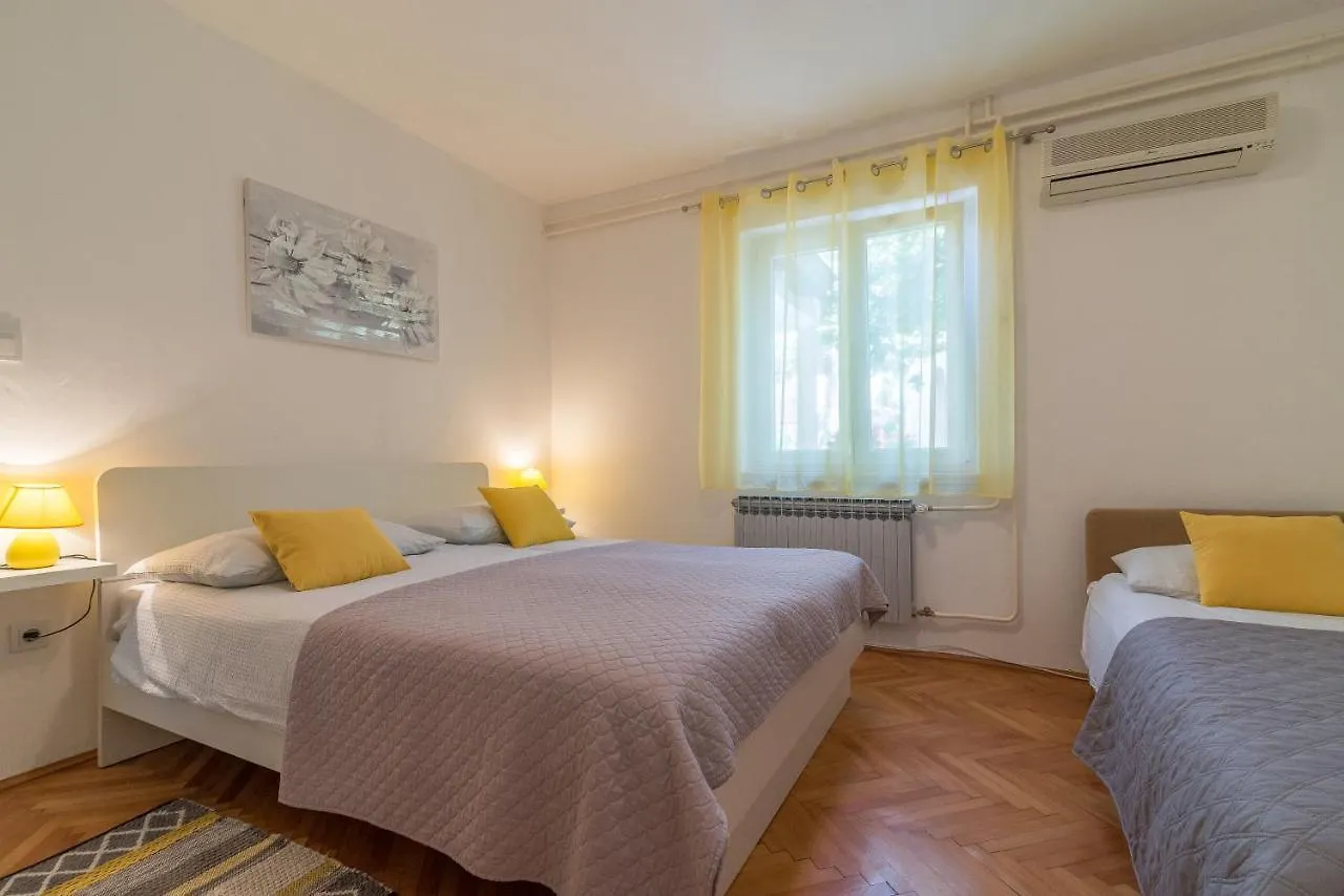 Apartments Tolic Biograd Na Moru 0*,