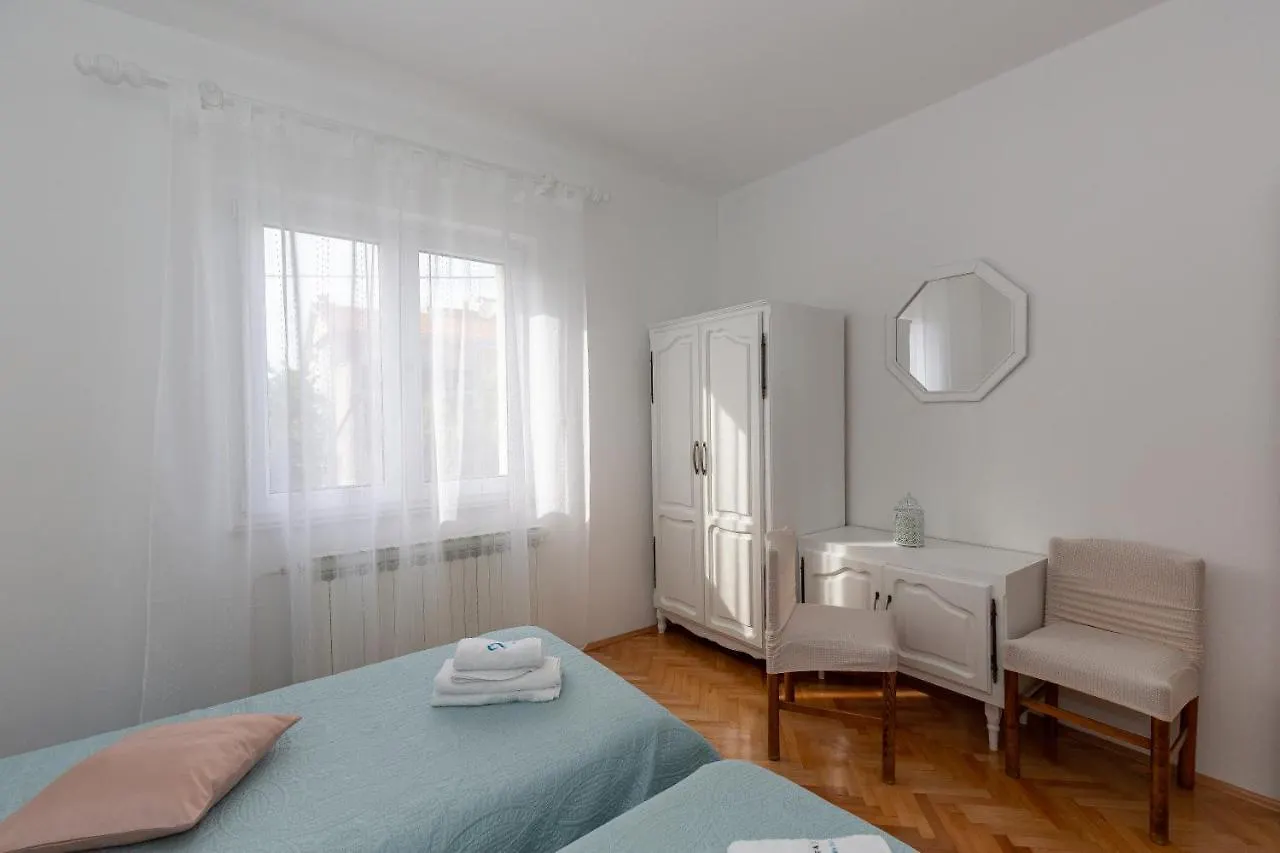 Apartments Tolic Biograd Na Moru 0*,